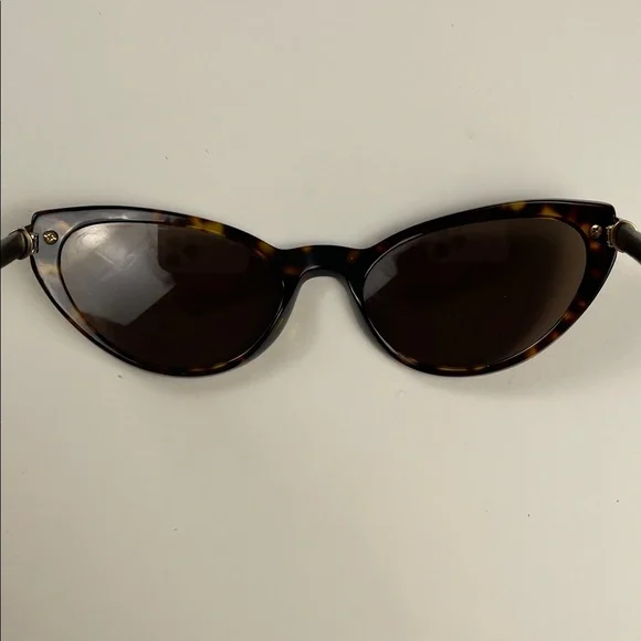 Versace Brown Tortoise Cat Eye Sunglasses With Case. 4365-Q display picture 3